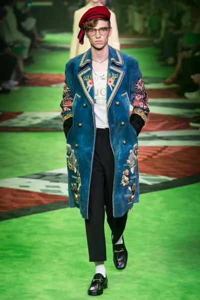 Look 39